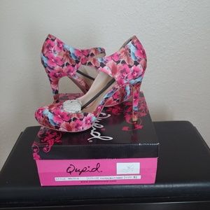 Qupid floral heels 💐New💐